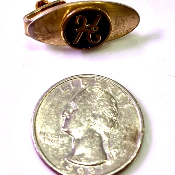 Vintage Goldtone Black Enamel Script Initial “H” Tie Clip 1” x 1/2” - Picture 3 of 3